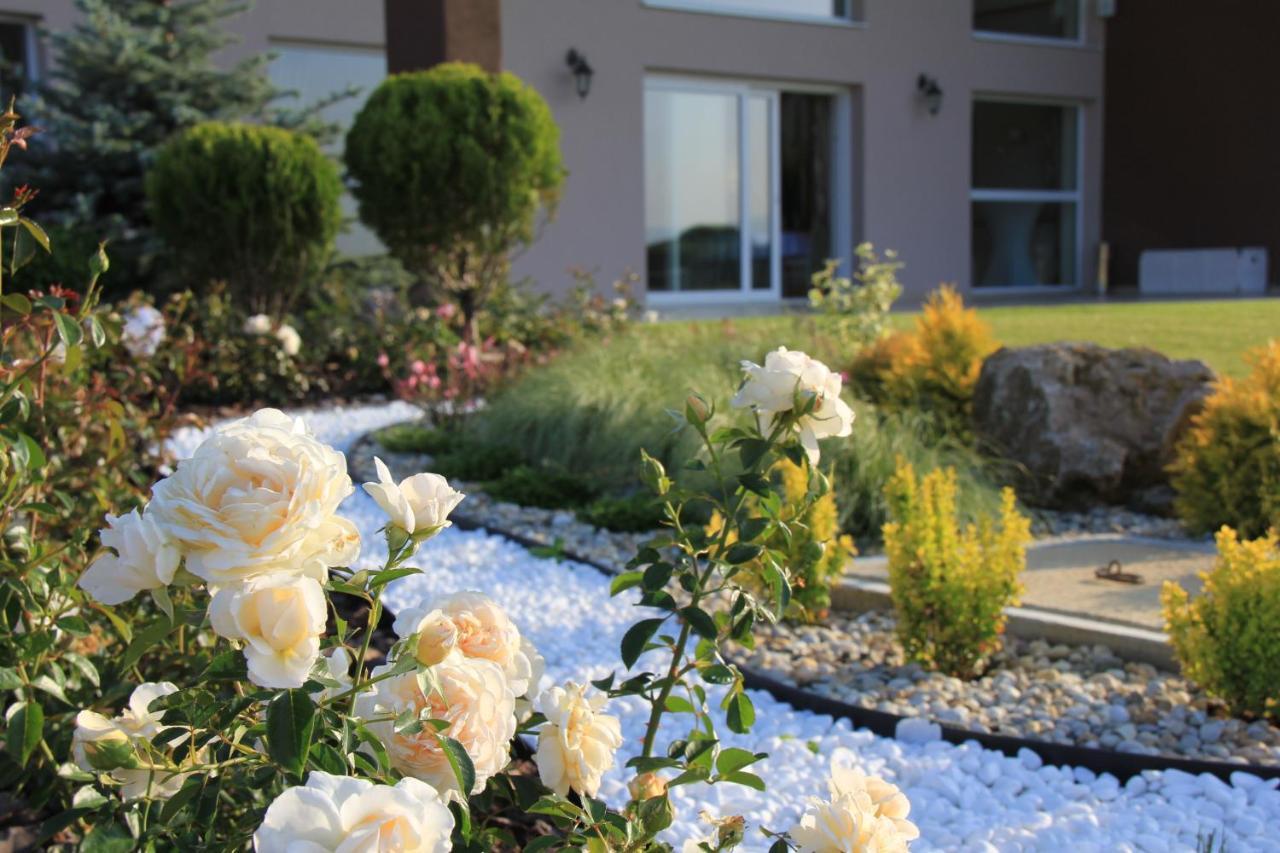 Hotel Harmonia Ostratice Exterior foto