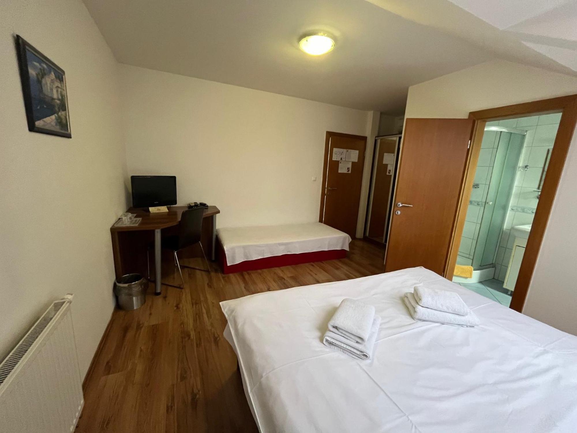 Hotel Harmonia Ostratice Exterior foto