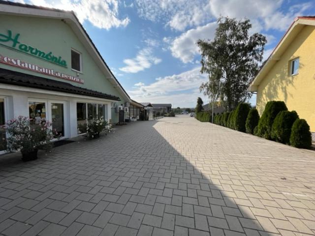 Hotel Harmonia Ostratice Exterior foto